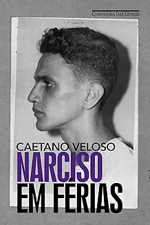 Na madrugada do dia 27 de dezembro de 1968, duas semanas depois de o governo decretar o AI-5, Caetano Veloso e Gilberto Gil foram retirados dos apartamentos onde moravam, no centro de São Paulo, e levados em uma caminhonete ao Rio de Janeiro. Conduzidos por policiais à paisana, eles foram presos sem nenhuma justificativa. Em Narciso em férias , volume avulso do capítulo homônimo de Verdade tropical, Caetano Veloso relata o impacto brutal que os 54 dias vividos no cárcere deixariam em sua vida ― não apenas pela dimensão política, mas também pela perspectiva psicológica e artística. Esta edição inclui uma seção com registros do processo aberto pela ditadura militar contra o cantor e compositor. Esses documentos ficaram guardados no Arquivo Nacional e seriam revelados ao artista pela primeira vez cinquenta anos mais tarde, em 2018. No texto inédito de apresentação, Caetano Veloso anuncia: “este, que é meu escrito a que atribuo maior valor, entra na cena atual da vida política brasileira de modo abrasivo”.